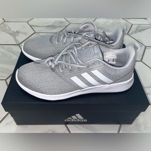 NIB Adidas Sizes 8.5 & 9 QT Racer 2.0 Grey Tennis Shoes